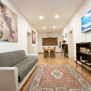 https://ca-del-mercato.hotelinveneto.com